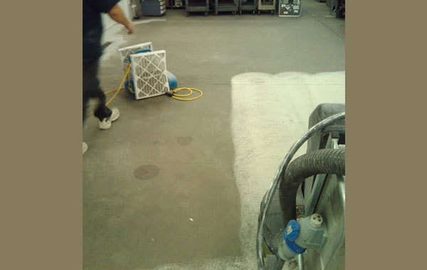 industrial-concrete-polishing-in-process-1